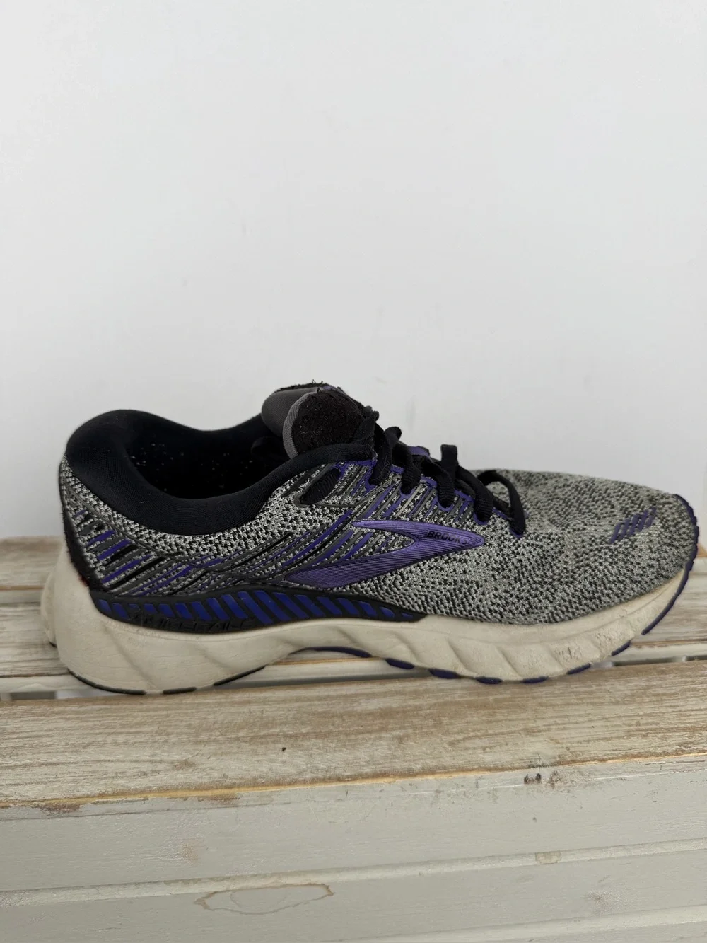 Brooks Women's Adrenaline GTS 19 running shoes grey and purple color way 7.5